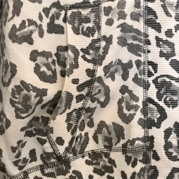 Chico's Zenergy Zip Front Hoodie with pockets Sz 3 XL 16  Grey Cheetah print - Picture 6 of 7